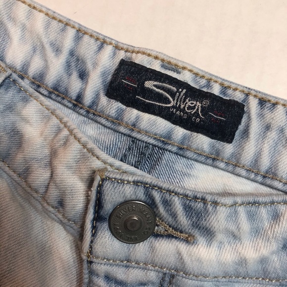 Silver Jeans Distressed Kellaline Shorts 1071 - Picture 4 of 7